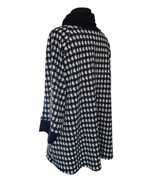 Modna tunika damska o linii trapezu - klasyczny wzór PEPITKA